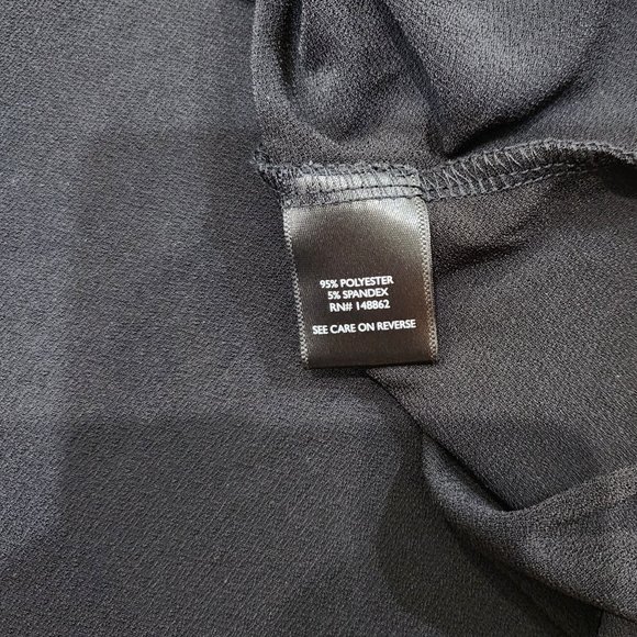 Torrid V Neck Short Sleeve Black Wrinkle-free Top Shirt Size 4X - Picture 5 of 7